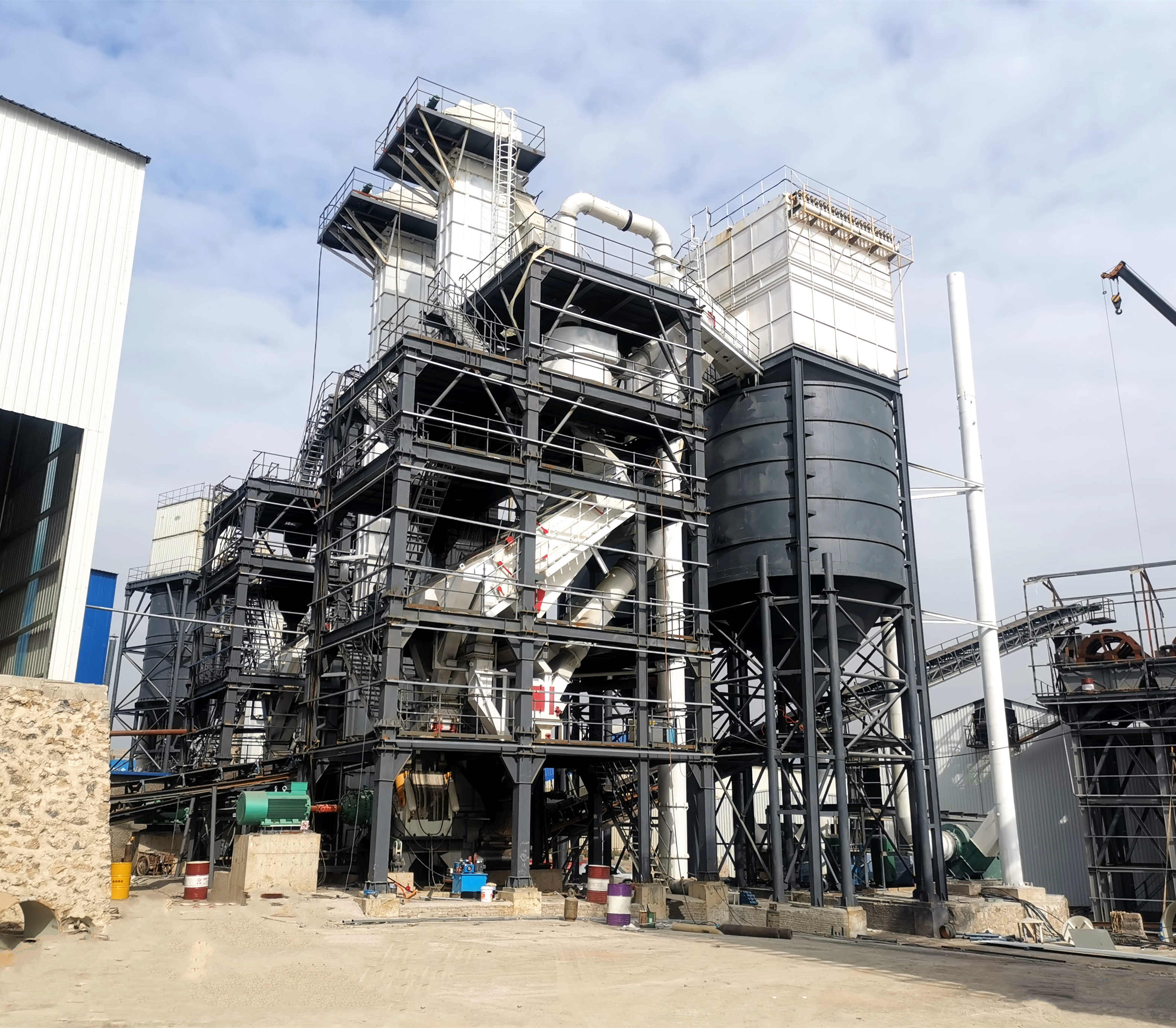 塔樓式制砂生產(chǎn)線（制砂樓），實現(xiàn)生產(chǎn)空間的最大化利用