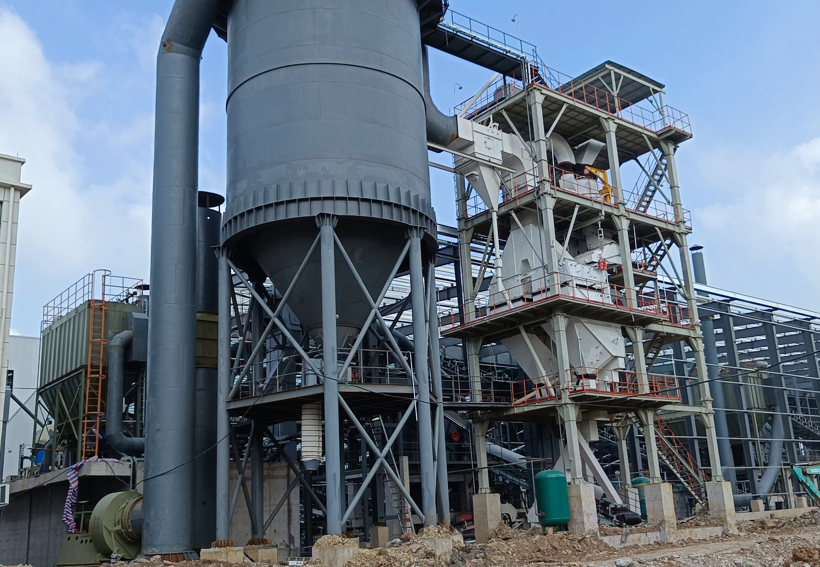 一文讀懂制砂樓：現(xiàn)代砂石生產(chǎn)的 “智能王牌”，環(huán)保高產(chǎn)雙在線！